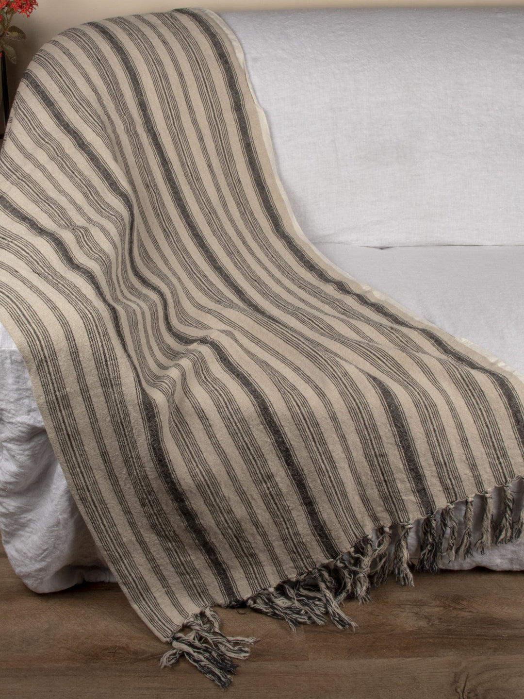 Stonewashed 350gsm Yarn-Dyed 100% Linen Throw | 21192