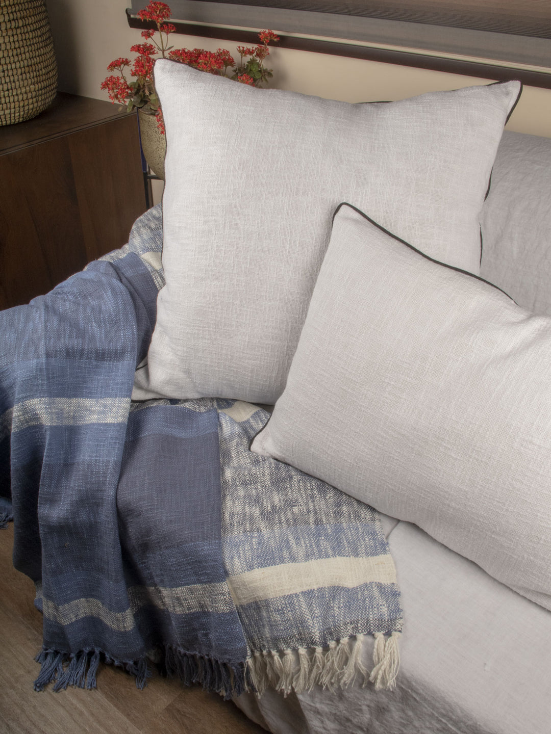 Soft-finished handloom woven Cotton Throw  | 23310