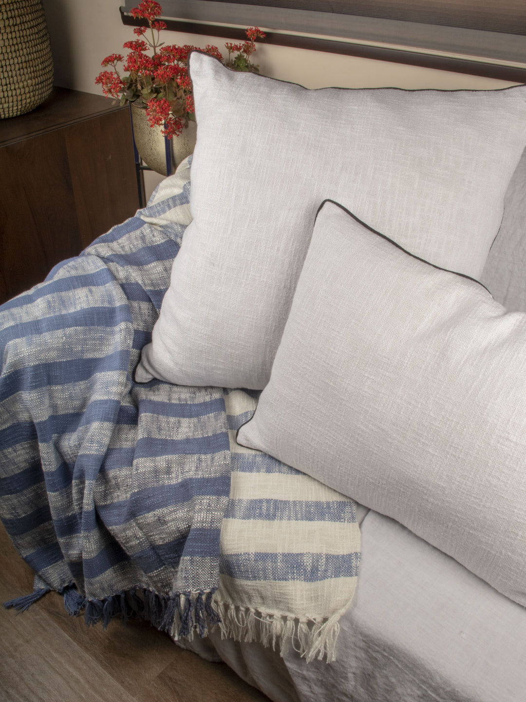 Soft-finished handloom woven Cotton Throw  | 23310